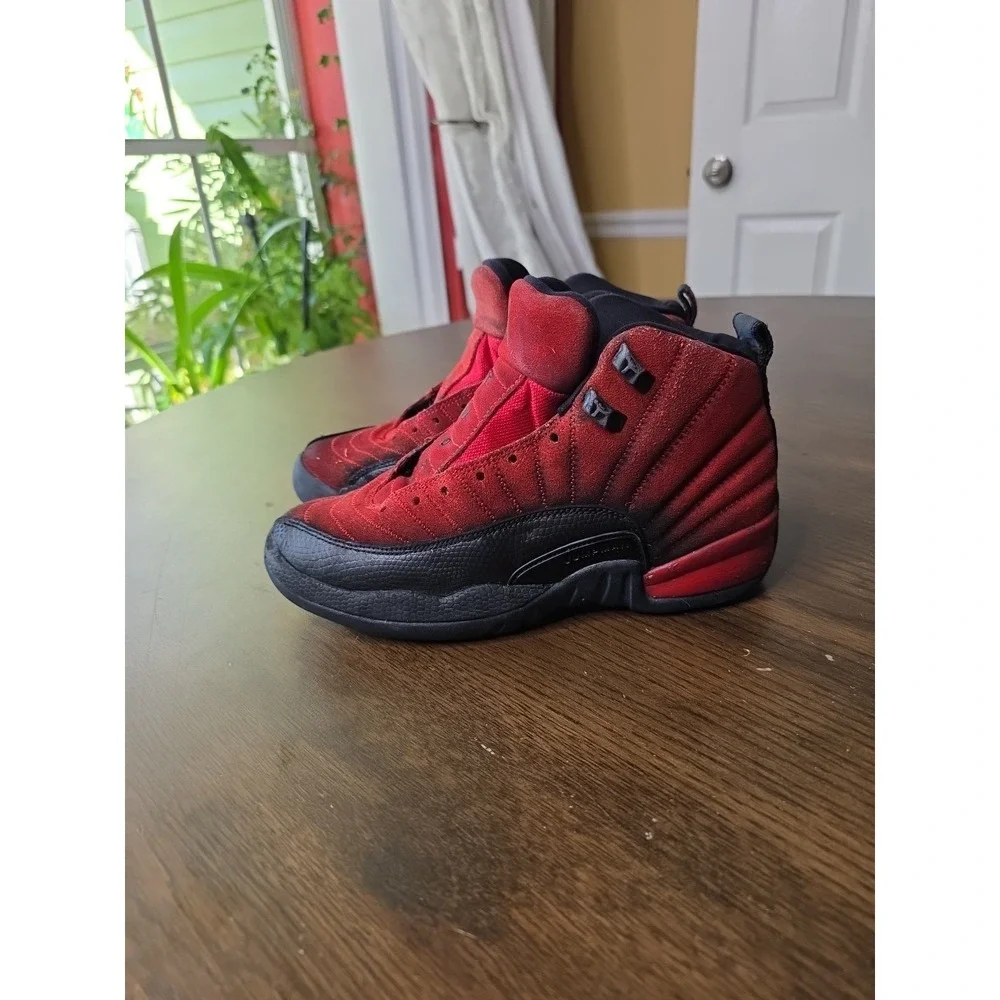 Nike Air Jordan 12 Retro Reverse Flu Game Shoes Youth 4.5 Red 153265-602 F1